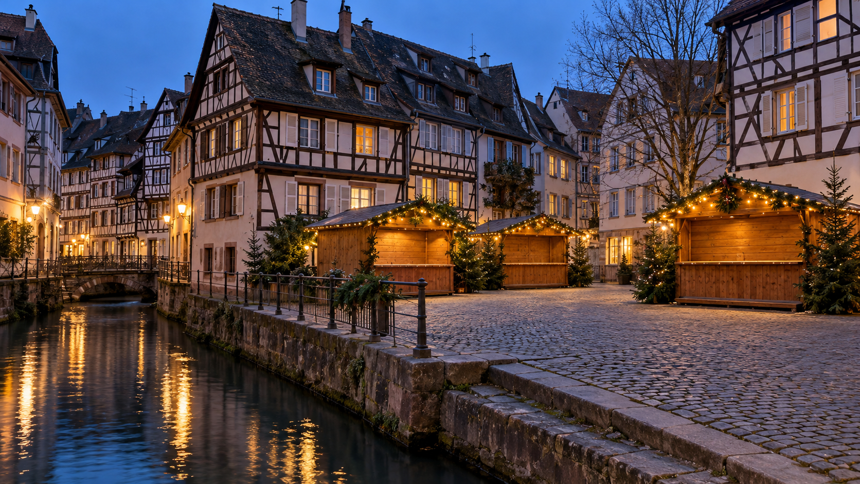 Des chalets de Noël au pied des maisons à colombages de la Petite France